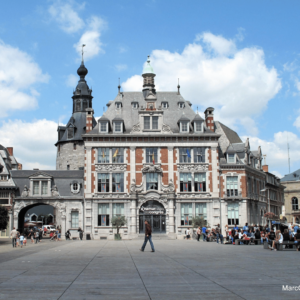 Place d'Armes, Namur. Wyprawy ze Sztuką, Vermeer po królewsku