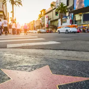 LOS ANGELES, WYPRAWY ZE SZTUKĄ