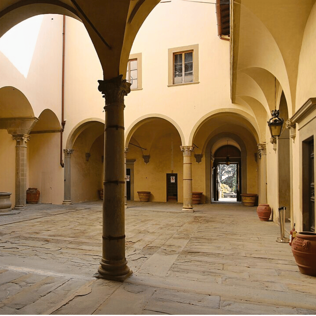 Asymetryczny dziedziniec Michelozza. Wille Medyceuszy i złoto Rawenny, WYPRAWY ZE SZTUKĄ